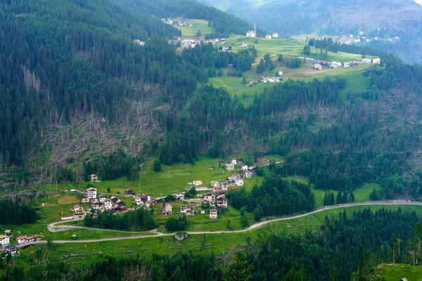 Paisagem Montanhosa Verão Longo Estrada Para Colle Santa Lucia Dolomites — Fotografia de Stock