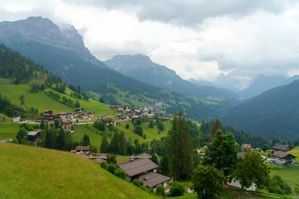 Paisaje Montaña Verano Largo Del Camino Selva Cadore Dolomitas Provincia —  Fotos de Stock