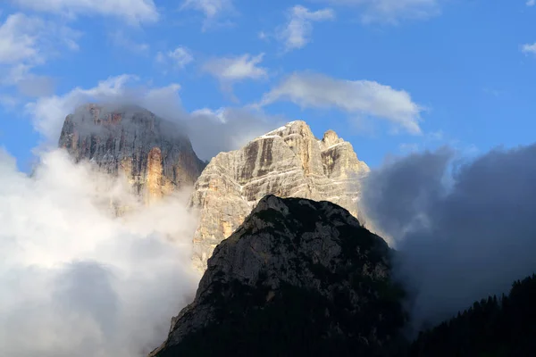 Paisaje Montaña Verano Largo Carretera Forcella Staulanza Selva Cadore Dolomitas —  Fotos de Stock