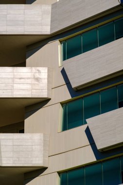 Milan, Lombardy, İtalya: Şehir yaşamı, ofis, konut ve ticari binaları olan modern park