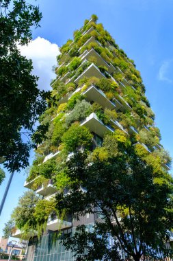 Milan, Lombardy, İtalya: Bosco Verticale, balkonları ve bitkileri olan modern konut binaları