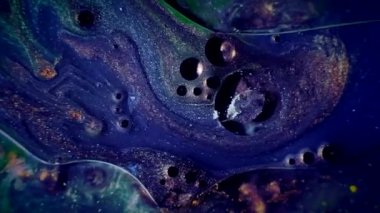 boya akışı toksik atık sıvı lacivert mürekkep karışımı