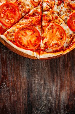 fast food menü İtalyan pizza ahşap arka plan