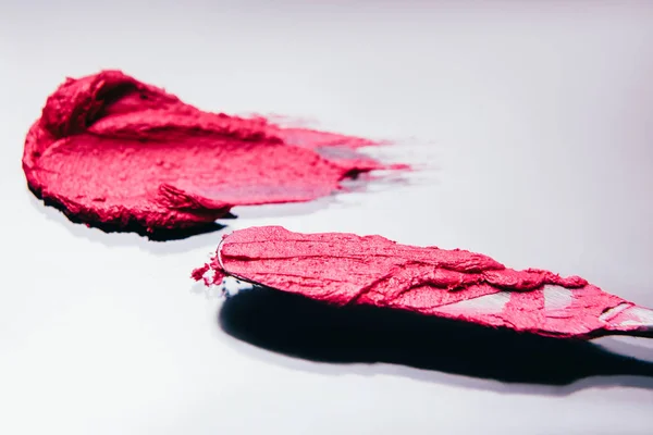 Maquillage art cosmétique décoratif rouge à lèvres coup — Photo