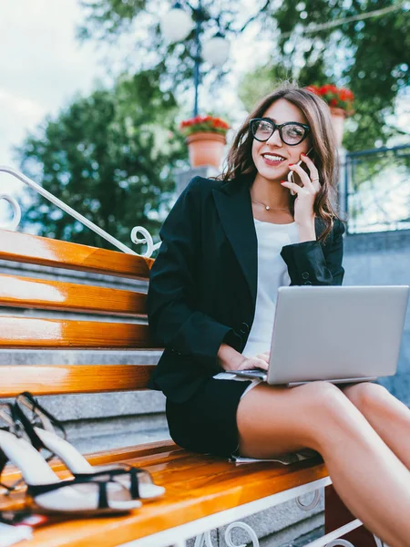 Freelancer estilo de vida eficiencia empresarial en línea — Foto de Stock