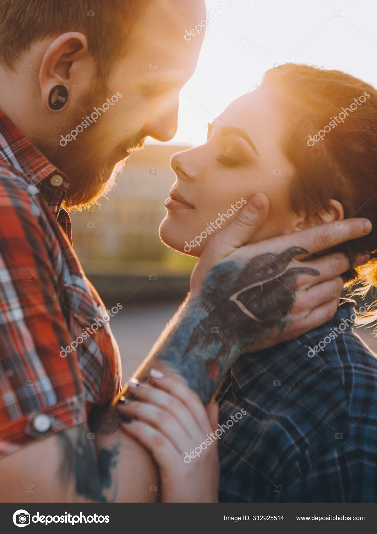 Dating Polyamorous kvinna