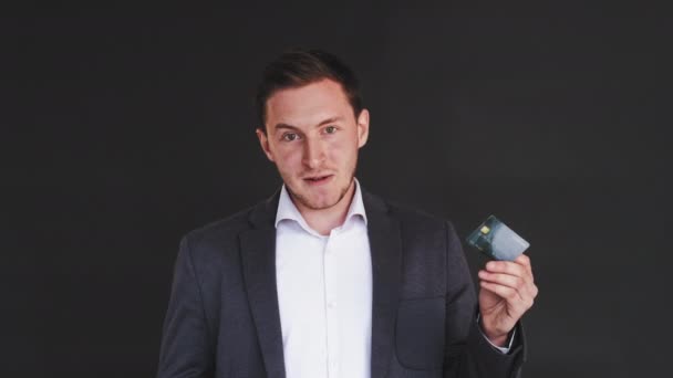 Pembayaran kasir telepon kartu kredit pria bisnis — Stok Video