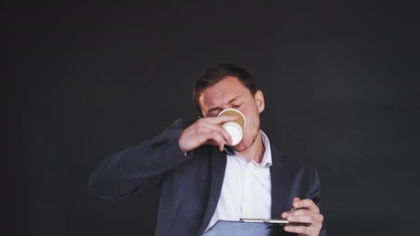 Geschäftsmann Lebensstil Aufgabe Frist Telefon Kaffee — Stockvideo