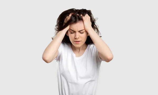 Hayal kırıklığına uğramış kadın portresi zihinsel bozukluk baş ağrısı — Stok fotoğraf