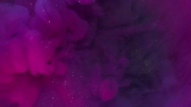 Köpüklü sis. Sanat buharı. Mor mor, pırıl pırıl, dumanlı, neon boya karışımı. Odaklanmamış renk mürekkebi soyut arkaplanı sıçratır.