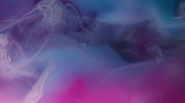 Fantezi dalgası. Renkli boya. Odaklanamayan pembe mavi su kıvrımlı sıvı ruhani buhar akrilik sıvı soyut arkaplanda yüzüyor..