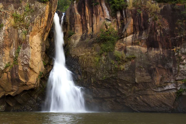 Cachoeira Natureza Marrom Bonita Com Luz Sol Chat Trakan National — Fotografia de Stock