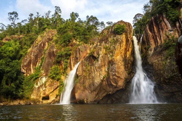 Cachoeira Penhasco Bonito Com Sol Chat Trakan National Park Campo — Fotografia de Stock