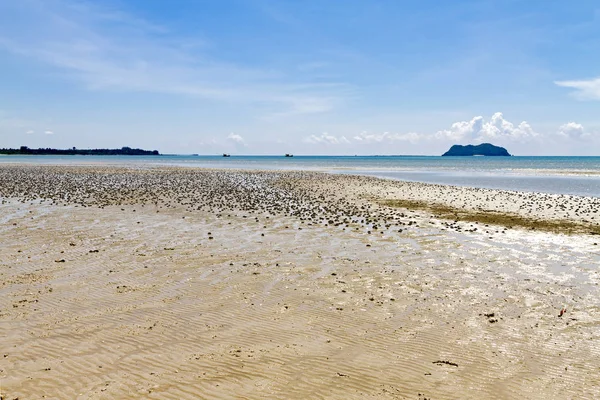 Plaża piasek z Sunlight w Baan Koh Teap — Zdjęcie stockowe