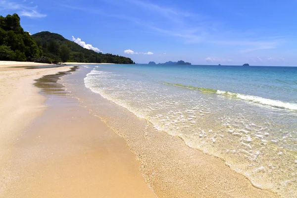 Παραλία και νερό όμορφη στο Tungsang Bay — Φωτογραφία Αρχείου