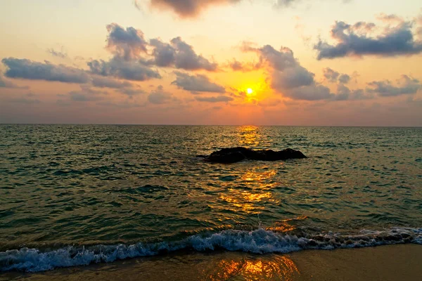 Puesta Sol Hermosa Naturaleza Playa Lonely Koh Chang Tailandia — Foto de Stock