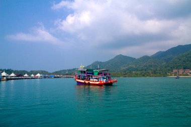 Bangbao Körfezi güzel Koh Chang Tayland 'da gökyüzü