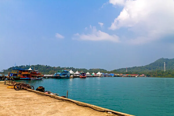 Porto Nella Baia Bangbao Koh Chang Thailandia — Foto Stock