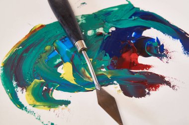 Mürekkep lekeleri. Palet bıçağı. Izole. Yağlı boya. Soyut arka plan.                              