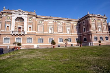 Vatikan Müzeleri, arabalardan avlusu.