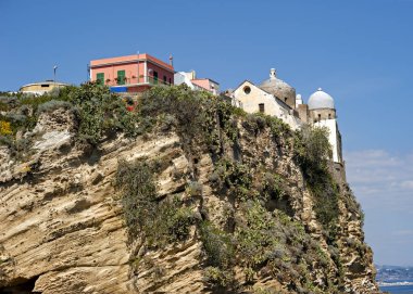 Procida, Campania, Napoli'de duvarlı arazinin promontory üzerinde San Michele Manastırı.