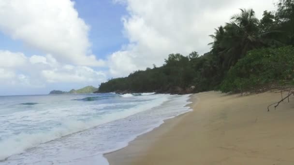 Wandelen Takamaka Strand Mahe Island Seychellen — Stockvideo