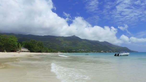 Панорама Beau Vallon пляж, Острів Мае, Сейшельські острови 1 — стокове відео
