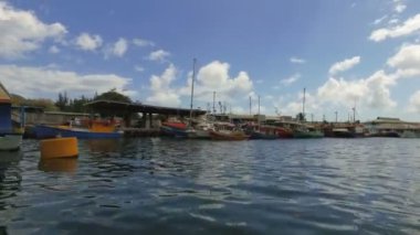 Görünümü ve Victoria Limanı'tekneden Adası Mahe, Seyşel Adaları