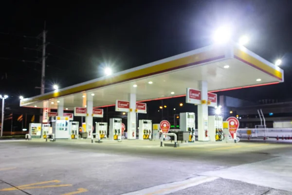 Iluminação Atmosférica Desfocada Posto Gasolina Noite — Fotografia de Stock