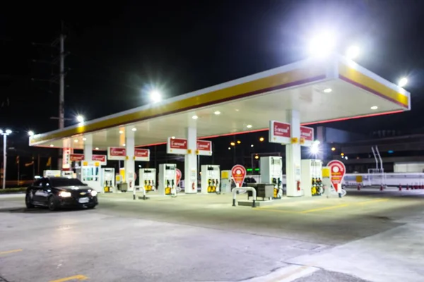 Iluminación Atmósfera Difumina Gasolinera Por Noche — Foto de Stock