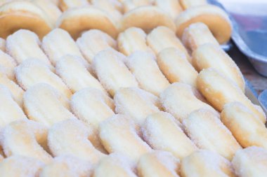 Birçok çörek şekerle kaplıdır..