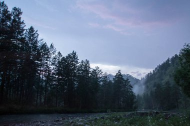 Akşam Chemal nehrinde