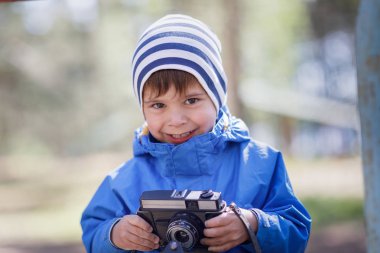 Çocuk, bebek çocuk ile fotoğraf makinesi