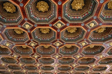 Antika ahşap ornamentet doku tavan