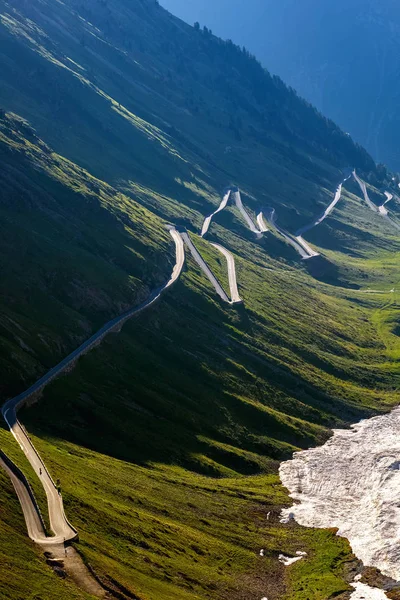 Paisaje de montaña. hermoso atardecer en los Alpes — Foto de Stock