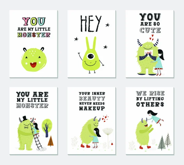 Colección de tarjetas para niños con lindos monstruos y letras. Perfecto para carteles infantiles. Ilustración vectorial . — Vector de stock