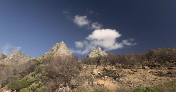 Timelapse Videó Felhők Sodródnak Mint Csúcs Cape Town Apostol Hegység — Stock videók