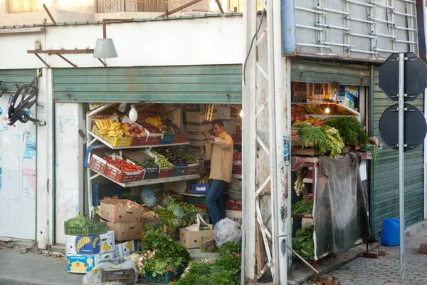 Tripoli Libia Novembre 2009 Venditore Frutta Con Deliziosa Frutta Verdura — Foto Stock