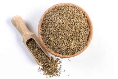 Kimyon ahşap kase ve beyaz arka plan üzerinde izole Kepçe. Portre.