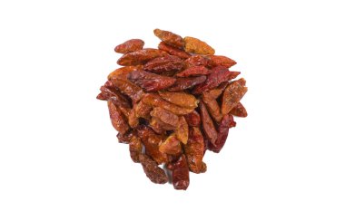 chili peperoncini kırmızı biber biber yığın beyaz arka plan üzerinde izole. Üstten Görünüm