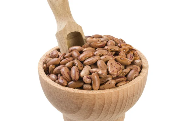 Pinto Bean Houten Schaal Scoop Geïsoleerd Witte Achtergrond Voeding Bio — Stockfoto