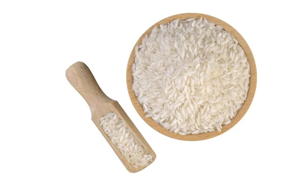 白い背景に孤立した木製のボウルとスクープの長い穀物の白いご飯 バイオ 天然食品原料 — ストック写真