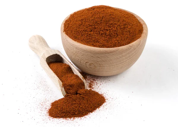 Paprika Macinata Macinata Peperone Rosso Ciotola Legno Misurino Isolato Fondo — Foto Stock