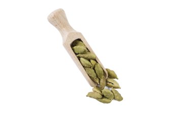 ahşap kepçe içinde mezar lık tohumları beyaz arka plan üzerinde izole. üst görünüm. baharatlar ve gıda maddeleri.