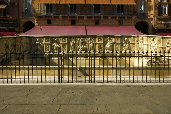 Фонтан Фонте Гайя Площади Пьяцца Дель Кампо Сиене Тоскана Италия — стоковое фото