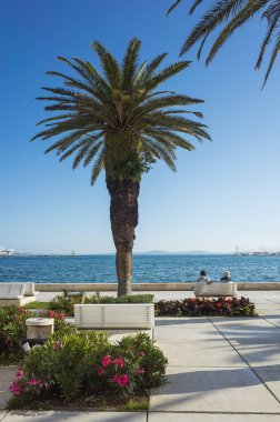 Makarska, Hırvatistan, 28 Mayıs 2018, güzel güneşli bir günde eski şehir, Nice açık havada Dalmaçya popüler turistik kentin.