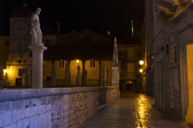  Gece güzel eski şehir. Trogir, Hırvatistan 