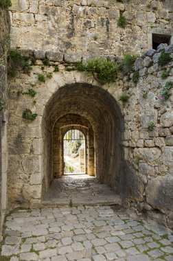 Klis Kalesi Dalmaçya Hırvatistan Split şehir dışında. Güzel eski kalıntıları ve yüksek dağ üst Adriyatik Denizi üzerinde bina. Taş yapılar güzel mimarisi. Antik Royal Castle