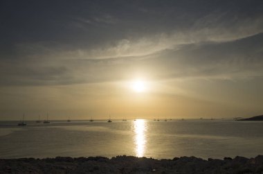 Güzel gün batımı Hırvatistan Avrupa'nın Adriyatik Denizi.