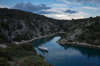 beautiful view of the sea with mountains background